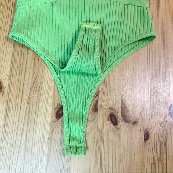 Zara Green Brat Girl Cutout Halter Top Bodysuit Y2K Ribbed Women’s Size Small - Picture 12 of 13